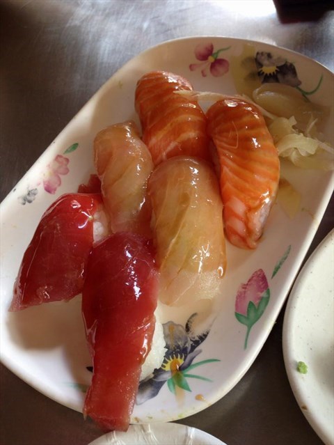 综合生鱼片寿司