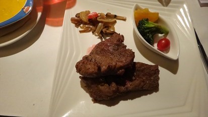 蕈菇風味牛排