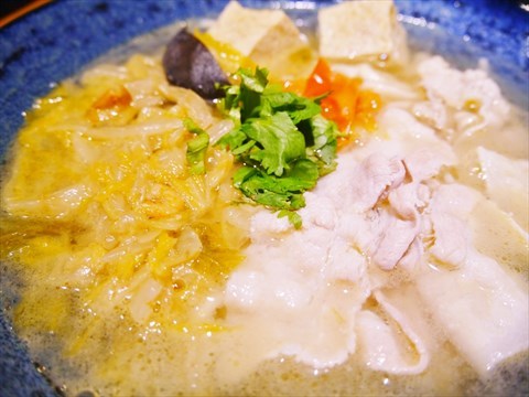 酸菜白肉面 人气点选 自然发酵的酸白菜 搭配白肉 冻豆腐 牛番茄nt$