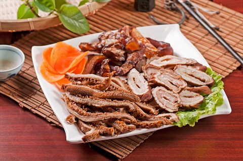 卤味拼盘 - 牛肚,牛筋,卤肥肠拼盘组合.nt$ 630