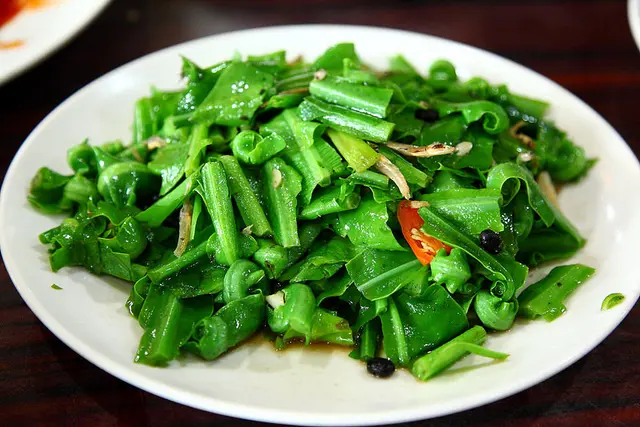 {宜兰} 青山环抱,新鲜桌菜大份量,隐身山林间的美味餐厅～ 晨溪休闲