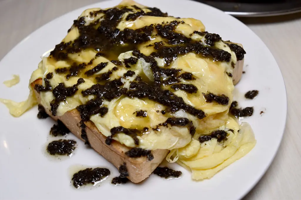 的好吃港式小点@茗香园冰室 *爱上流沙奶皇西多士x黑松露滑蛋三文治